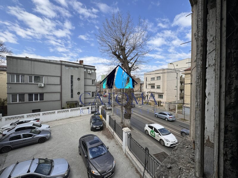 Marasesti, stradal, investitie, ideal apartamente, clinica sau aparthotel.